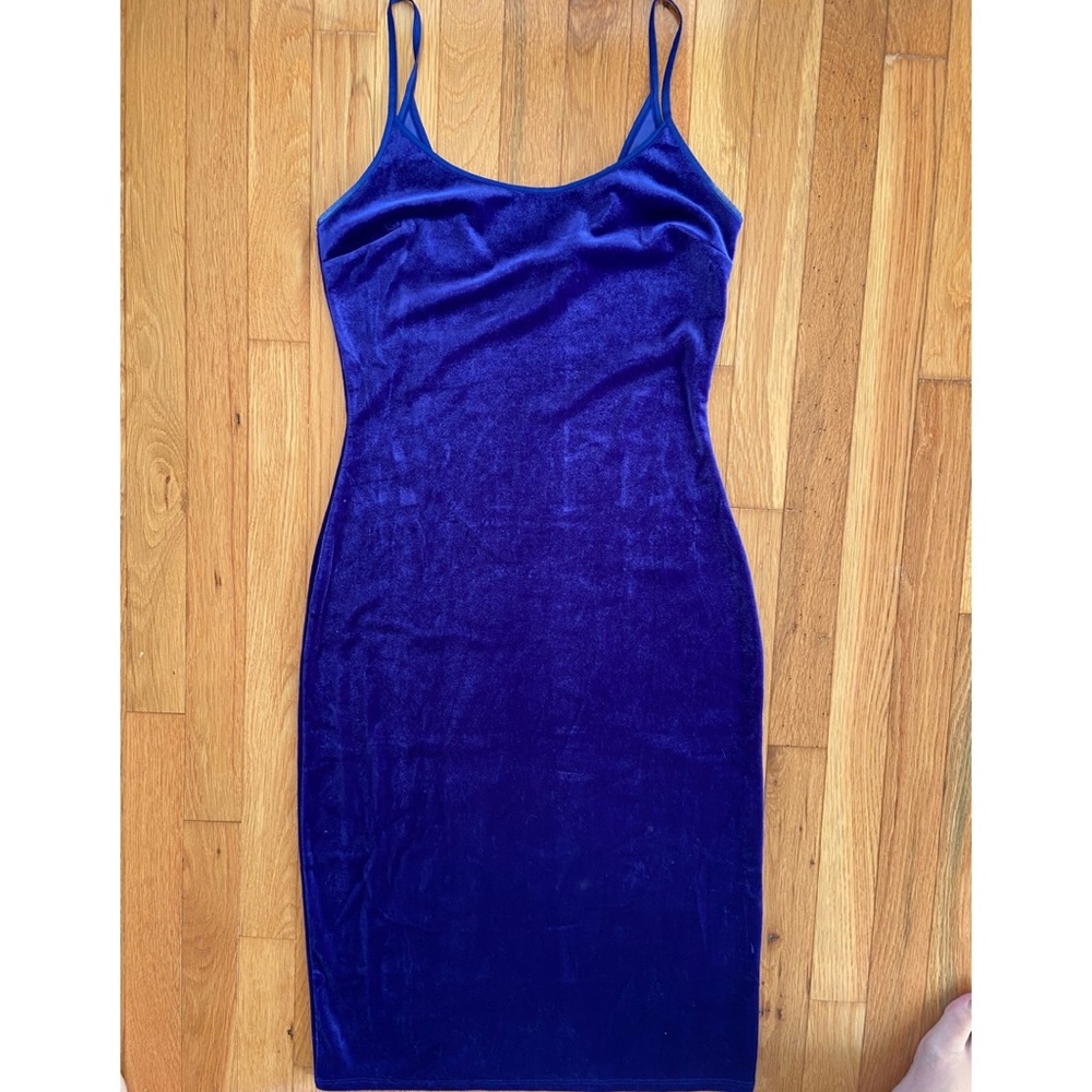 Velvet body con dress